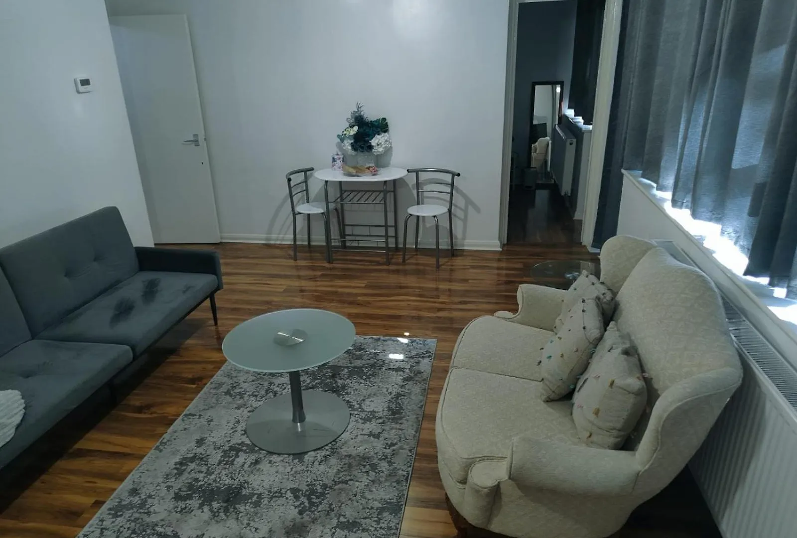 アパート ロンドンUrban Oasis With Private Terraceアパートメント