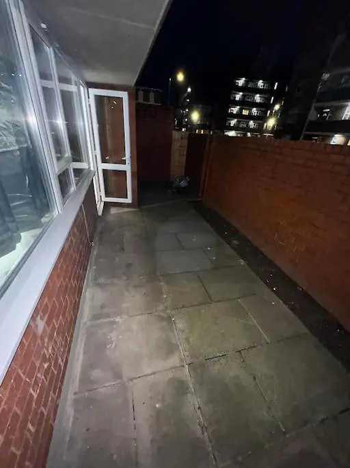 Urban Oasis With Private Terrace Apartment London